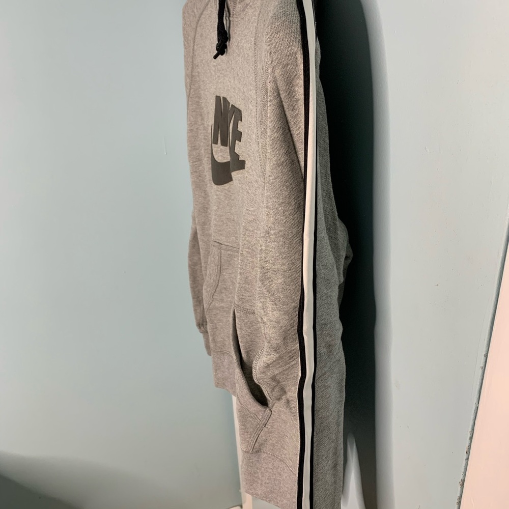 Men’s Nike Hoodie - Picture 3 of 4